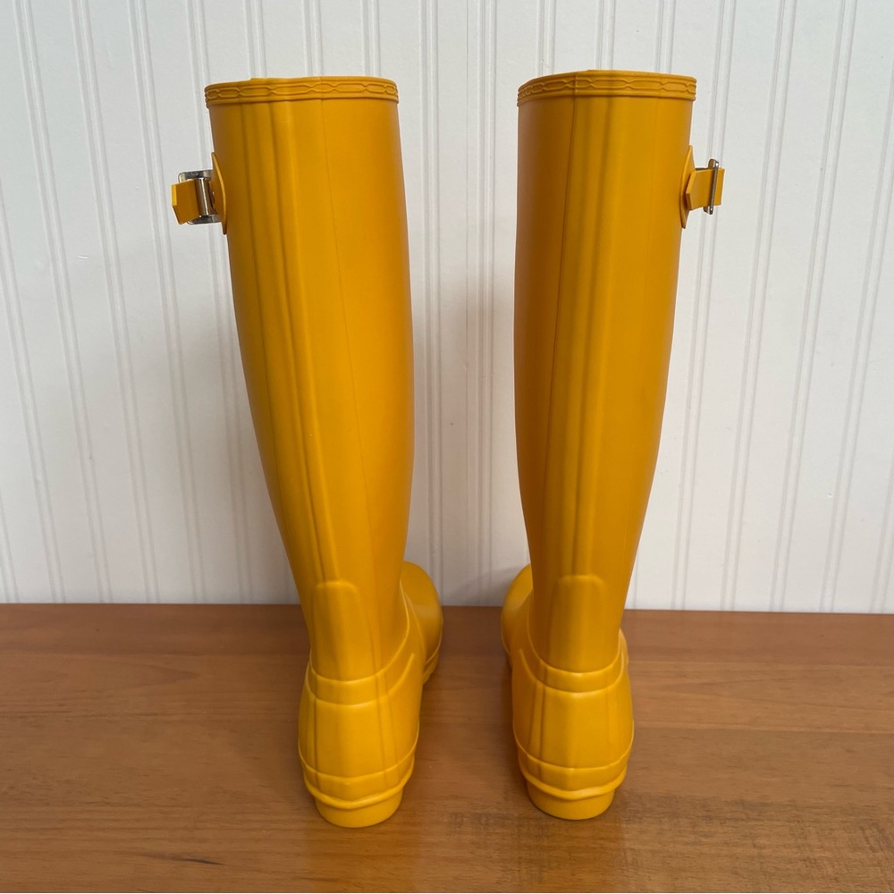 Hunter Boots Tall Size 8 Waterproof Classic Women's Yellow Rubber Rain Boots - Picture 4 of 7